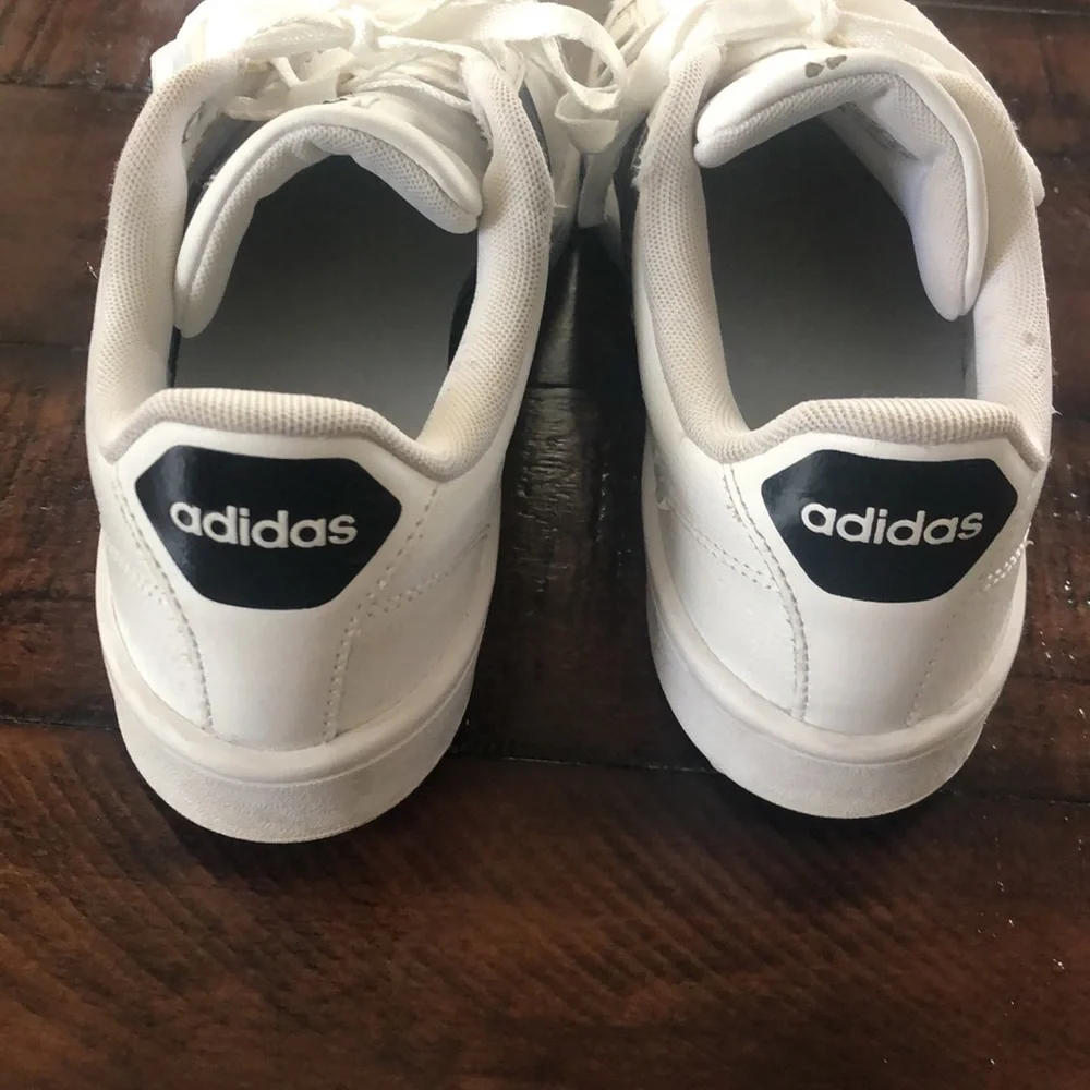 Adidas Tennis Shoes 😊 - Picture 7 of 10